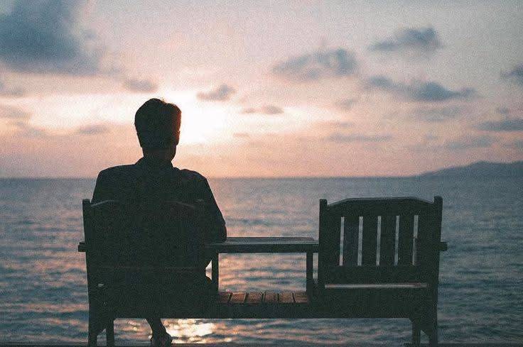 Don't try to understand me based on my words...
You have to understand me between the lines...
 Please;..... read to understand me...

- Not everything I write represents me alone...
- Not every feeling I express concerns me alone...
I create endings for beginnings created only