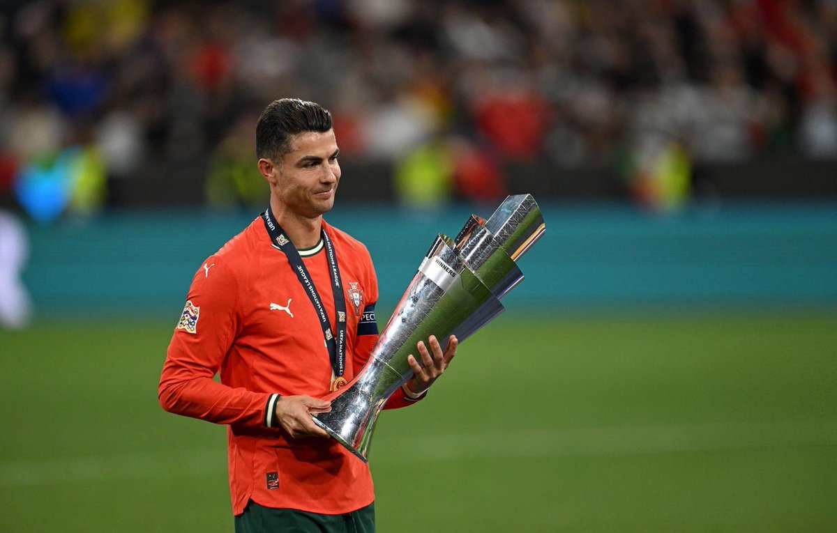 TimelineCR7's tweet photo. 🚨

CRISTIANO RONALDO:

“A great joy. Firstly, for this generation, who deserved a title. For the families, my family was here... Winning for Portugal is very special. I have many titles, but nothing compares to winning for Portugal.” https://t.co/IfyaInwDgB