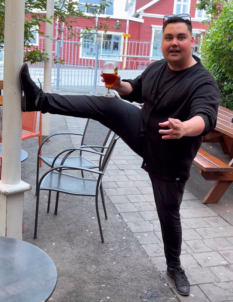 “Hey stelpur má ég segja ykkur frá Jesú Kristi og hans góðu verkum?”