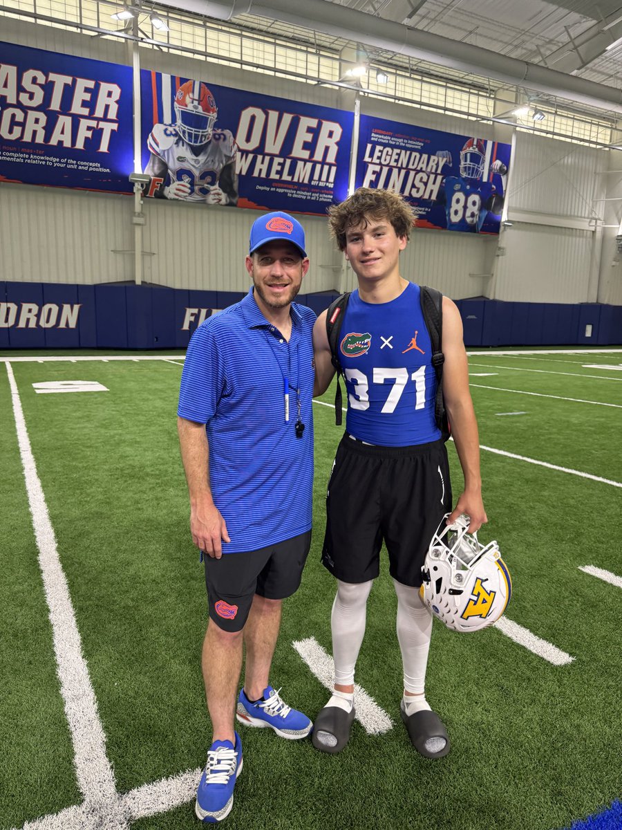 jerryshifman_'s tweet image. Had an outstanding camp at @GatorsFB. Charted 10/10 on Field Goal and had a big Kickoff of 66 Yrds. Was brought up to have a great conversation with @coach_bnapier. It was great meeting him. Hyped to be coming back this fall!
@CoachJoeHouston @Chris_Sailer @_ColeMurphy_…