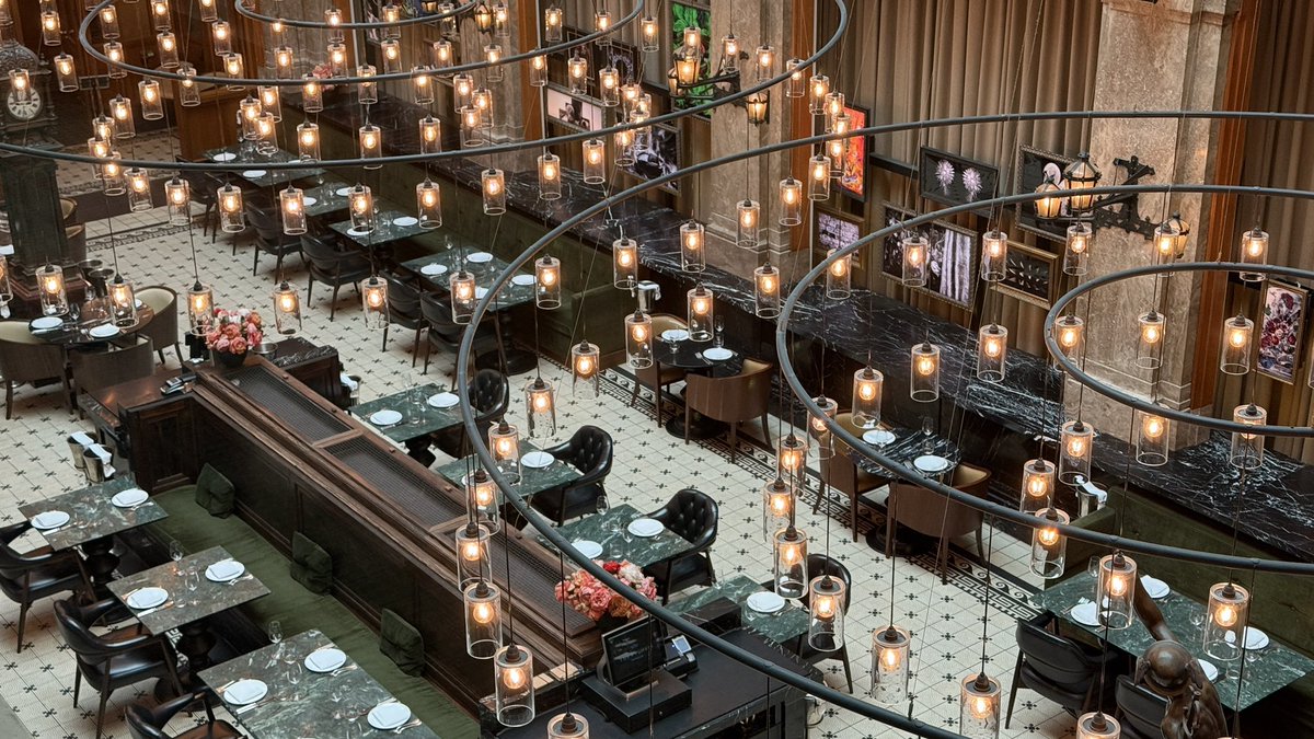 pt_hyatt's tweet photo. #WAmsterdam
朝食はBANK棟のレストラン「THE DUCHESS」にてセミビュッフェ形式🍽️
金融ビルの面影を残す装飾がユニー��なスーパーエレガント空間🛋️🌸😎
前日のキンプトンに続いてアボカドトースト🥑 https://t.co/i1dVkDeu3g