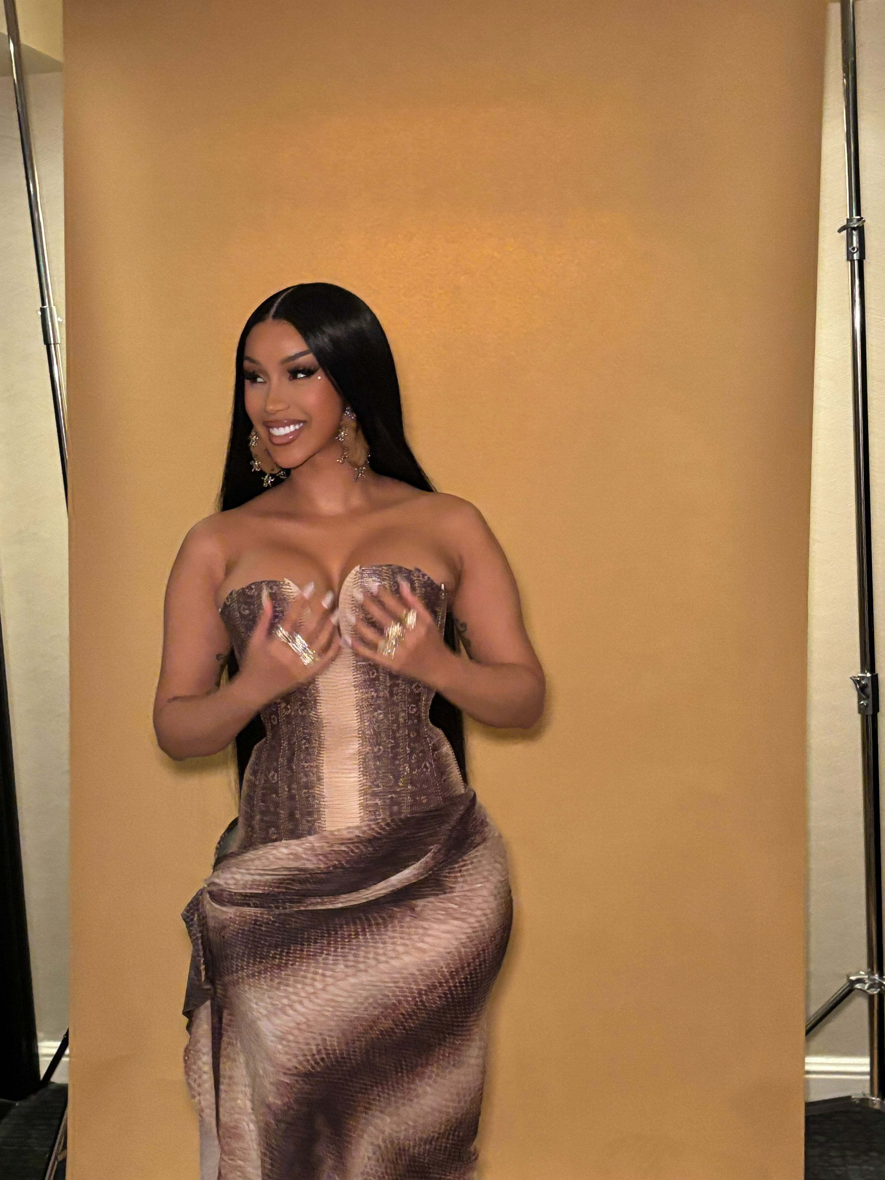 Gs9IqxGWcAALGEb?format=jpg&name=4096x4096 BREAKING: Cardi B Steps Out with ‘Unrecognizable’ Look – Plastic Surgery Fail or Pregnancy Glow?