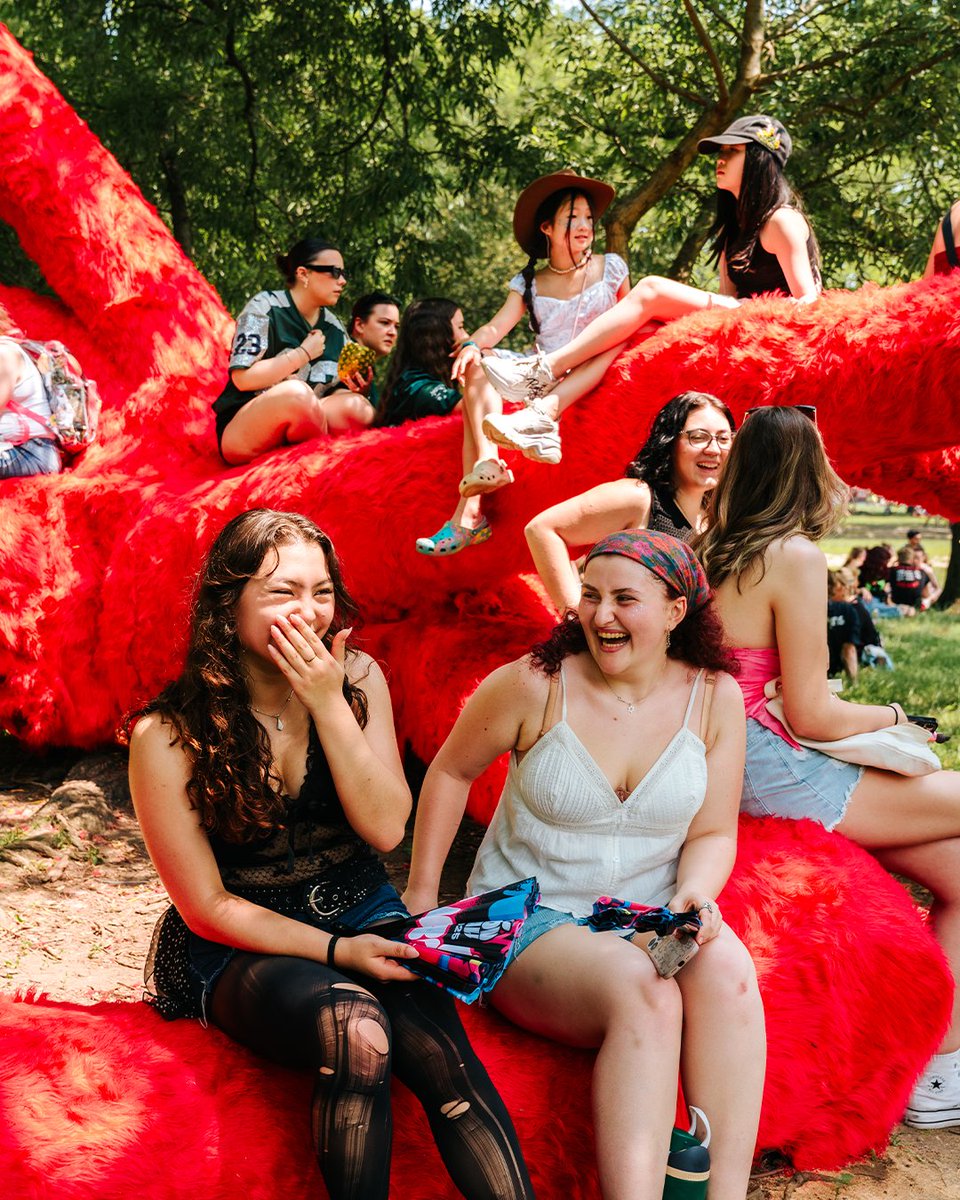 GovBallNYC's tweet image. is this clairo shade
