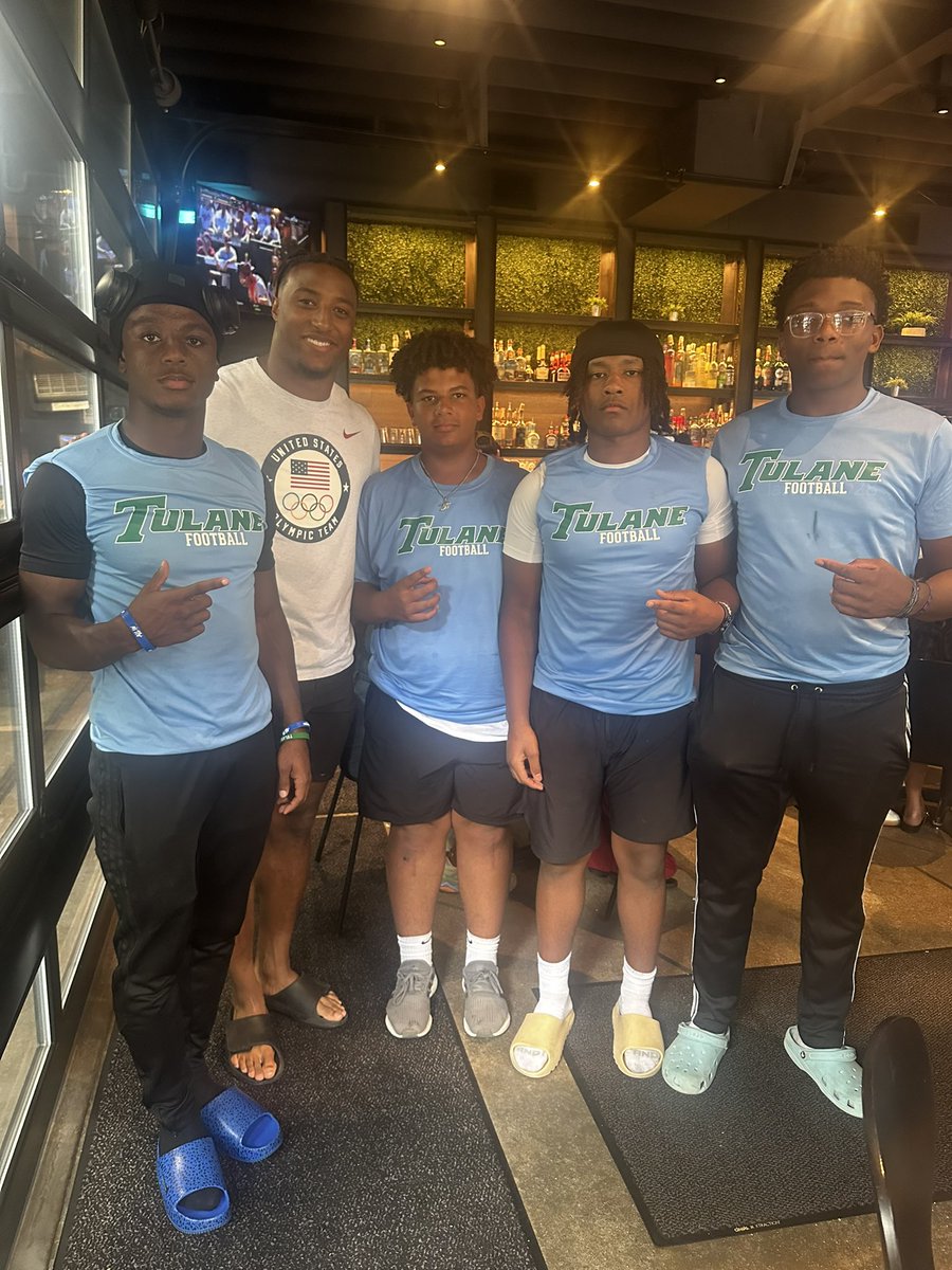 Brayden Robichaux (@bulldawg2028) on Twitter photo Some More pictures from the Camp Today! I’m Glad To meet and Network
with these coaches/people In New Orleans Today.
<a href="/CoachLambert24/">Mason Lambert</a>
<a href="/SamuelH537/">Sam Howard</a>
<a href="/TULNrecruiting/">Tulane Football News🌊🏈</a>
<a href="/GreenWaveFB/">Tulane Football</a> Some More pictures from the Camp Today! I’m Glad To meet and Network
with these coaches/people In New Orleans Today.
<a href="/CoachLambert24/">Mason Lambert</a>
<a href="/SamuelH537/">Sam Howard</a>
<a href="/TULNrecruiting/">Tulane Football News🌊🏈</a>
<a href="/GreenWaveFB/">Tulane Football</a>
