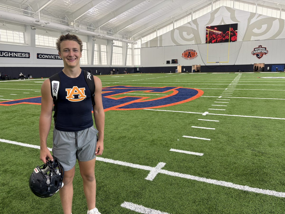 Noah_Dungan2029's tweet photo. Had a great time at the University of Auburn today!! Thank you!
#True2029 #Qb #AGTG
@therealkwat @AuburnFootball @TEwracademy @Mustangs_MVFB @rvfc10 @RustyMansell_ @Rivals @QBHitList @on3 @247Sports https://t.co/lULor3fKPI