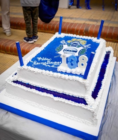 MundoTriperoOK's tweet photo. #CGE #GELP 💙 #Aniversario138 | CELEBRACIÓN POPULAR 

Este domingo se celebró el aniversario 138° del Lobo. En el Bosque y con un festejo para toda la familia, los triperos disfrutamos de un almuerzo y diferentes actividades para todas las edades. ¡Vamos Gimnasia! https://t.co/CUfTExBpbf