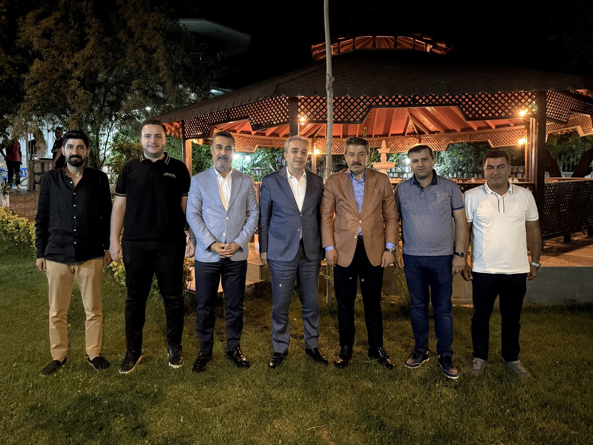 Kıymetli dostum Sayın Fevzi SEVGİLİ ve beraberindeki heyeti ağırladık.

Ziyaretlerinden dolayı kendilerine teşekkür ederim.

 <a href="/fevzisevgili/">FEVZİ SEVGİLİ</a>