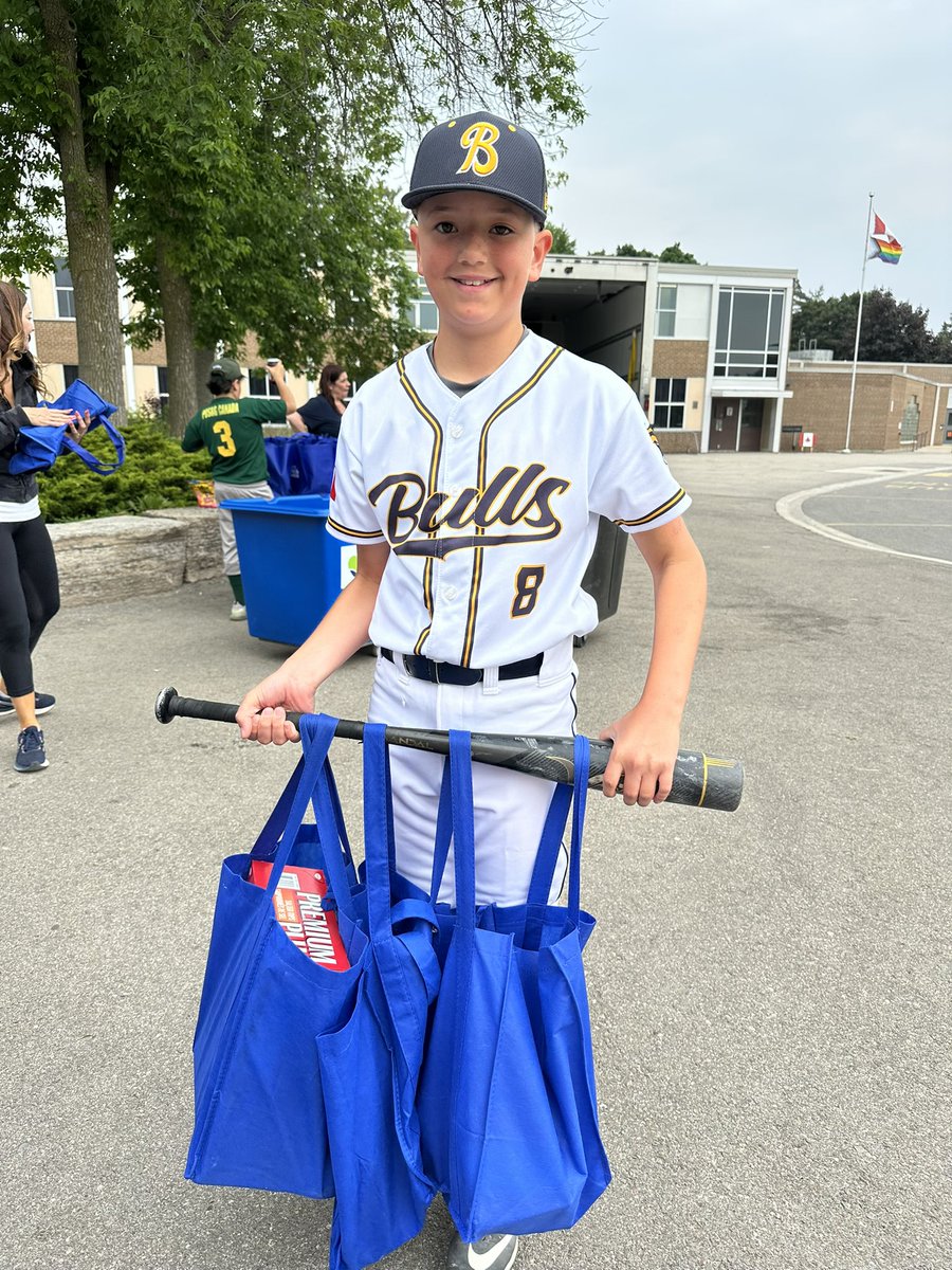 Gift of Giving Back tweet media