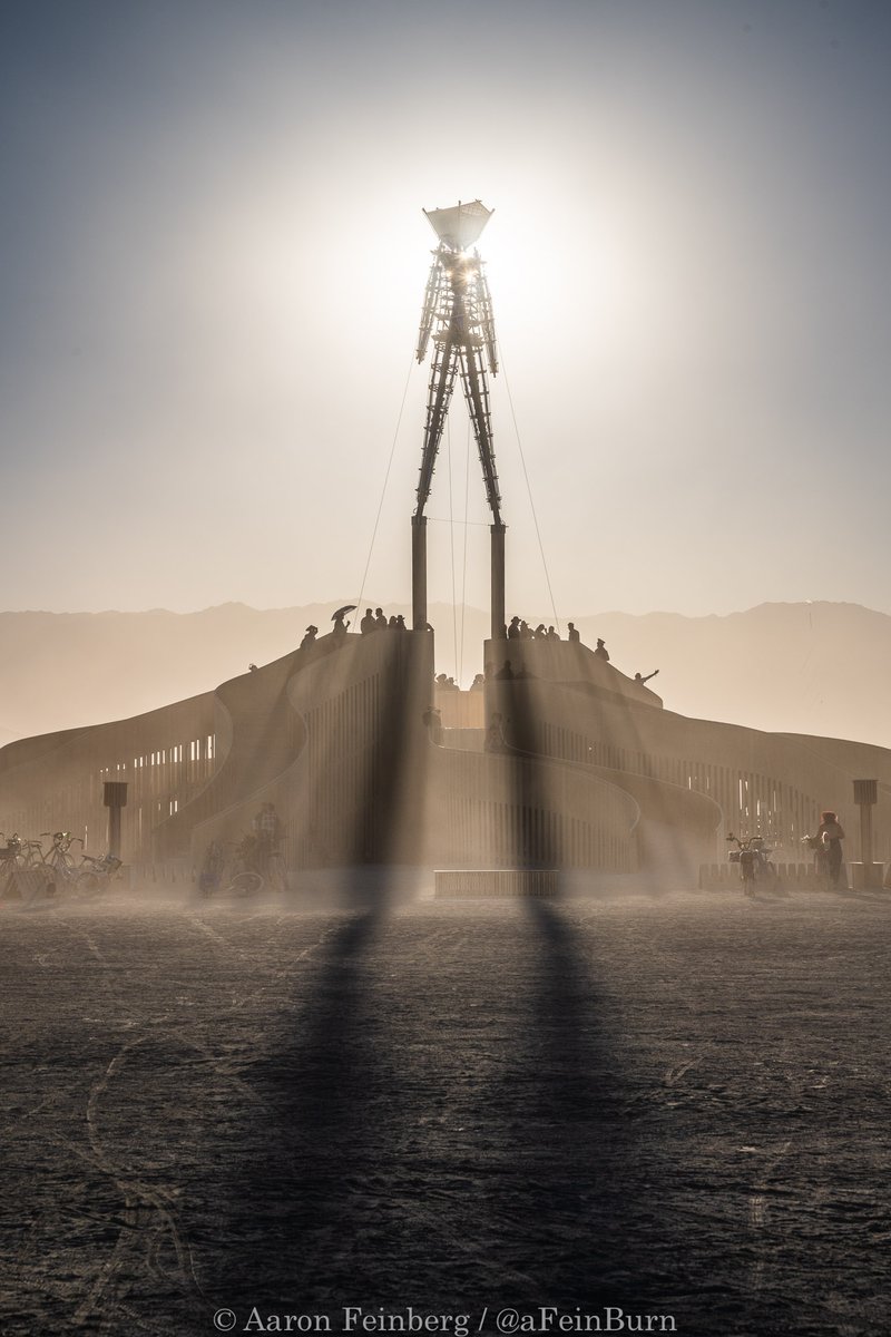 Late morning sun streams through the man creating some epic shadows. Here’s to hoping for a more dusty year in 2025 ;)

Aloha!
aF

#burningman #playa #blackrockcity #brc #industwetrust #burningman2024 #playaportraits #thankslarry #afeinphoto