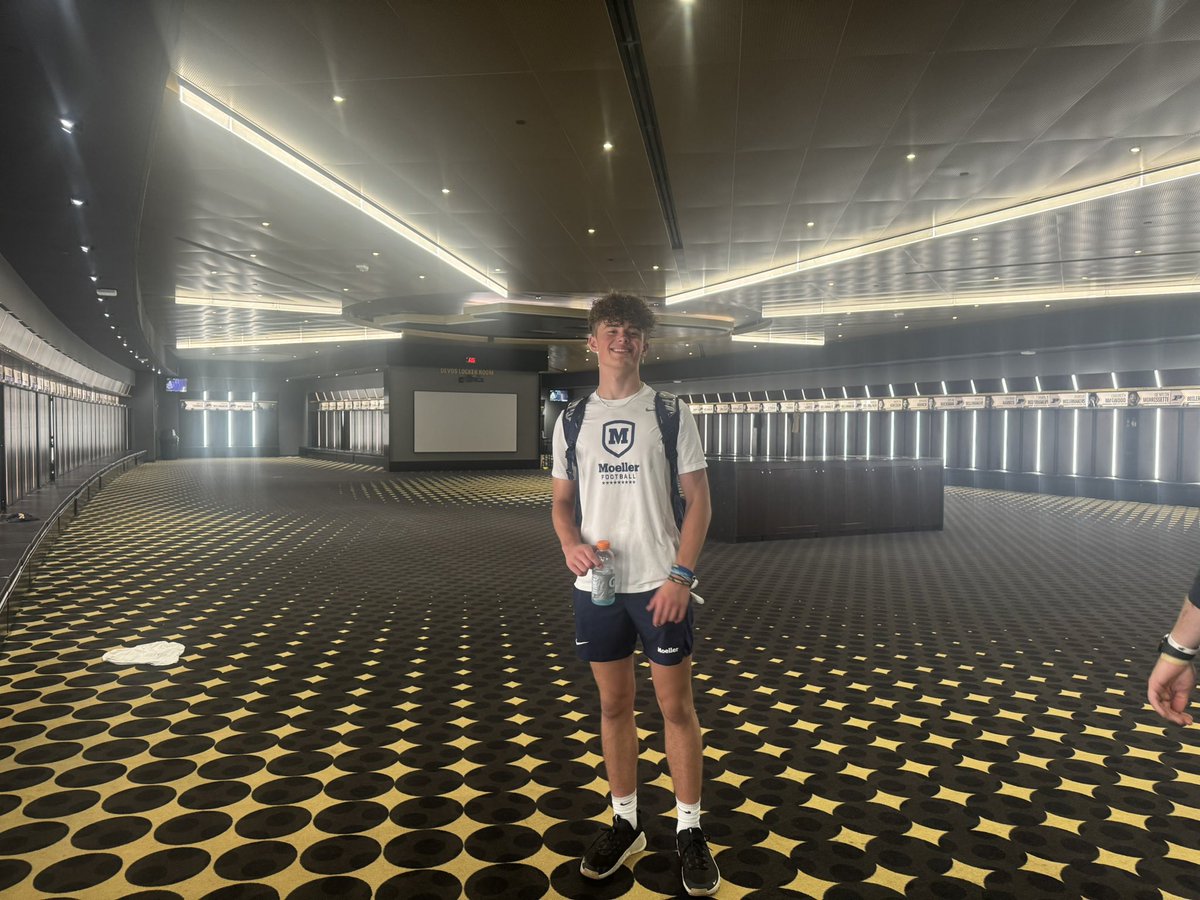 Dean Schnitzler (@deanschnitzler7) on Twitter photo After an amazing camp and conversation with Coach Odom I’m so blessed to have received my first college football offer from the university of Purdue!
<a href="/Coach_B10/">Bert Bathiany V</a>
<a href="/CoachGray70/">Chris Gray</a>
<a href="/Coach_Odom/">Barry Odom</a>
<a href="/DavidWayneSpur2/">David Wayne Spurlock</a> After an amazing camp and conversation with Coach Odom I’m so blessed to have received my first college football offer from the university of Purdue!
<a href="/Coach_B10/">Bert Bathiany V</a>
<a href="/CoachGray70/">Chris Gray</a>
<a href="/Coach_Odom/">Barry Odom</a>
<a href="/DavidWayneSpur2/">David Wayne Spurlock</a>