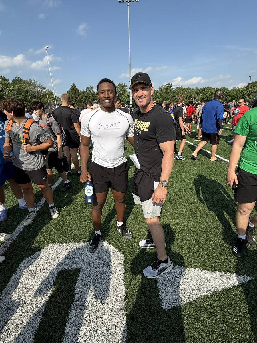 MichaelPugh24's tweet image. Had a great camp at @BoilerFootball this evening. Thanks @Nrenna for the coaching and I can’t wait to come back soon! #boilerup🚂