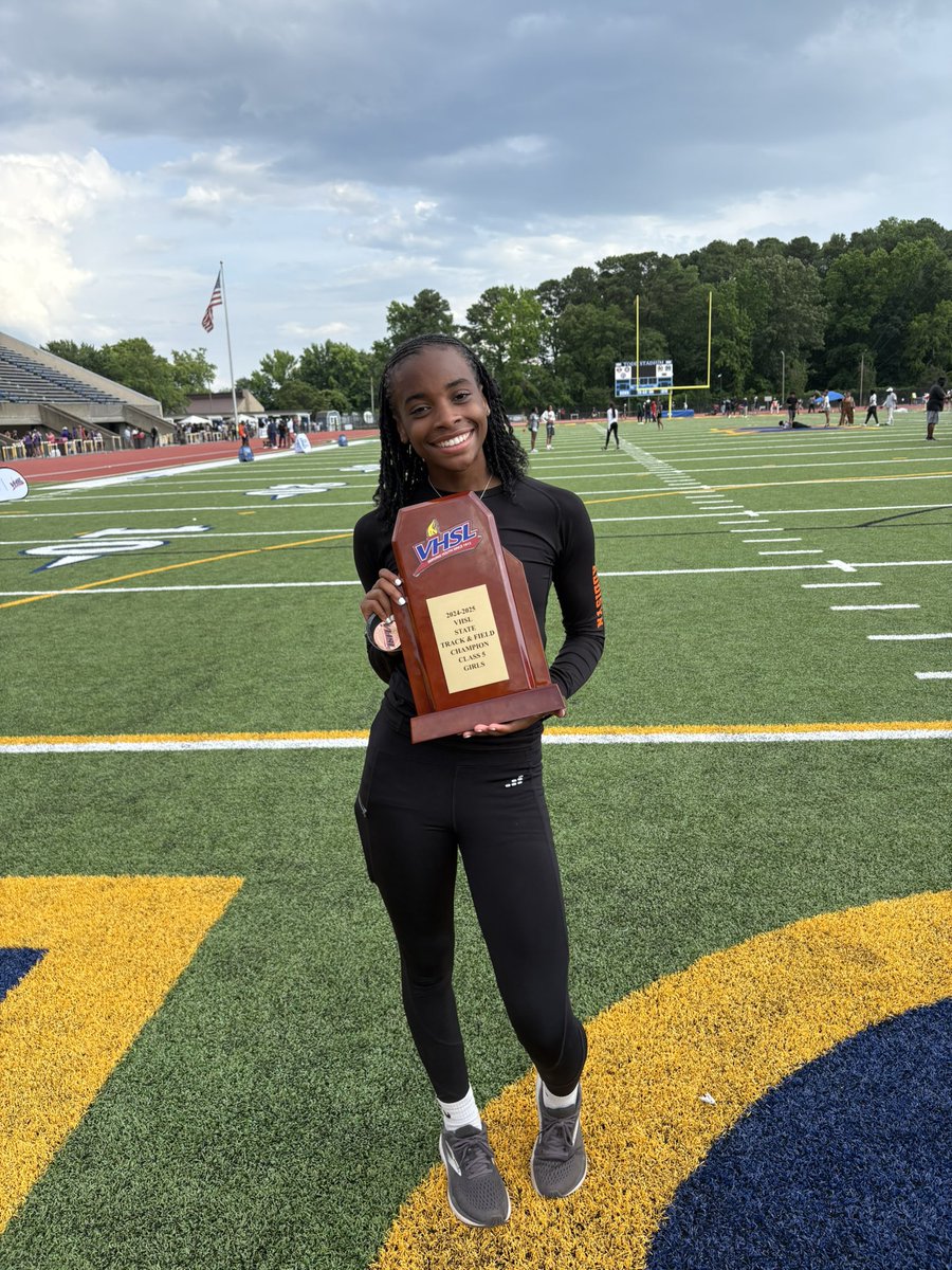 addisyn_haskins's tweet image. State Champions!! π
π
@NetworkAthletic @CoachDeeHaskins