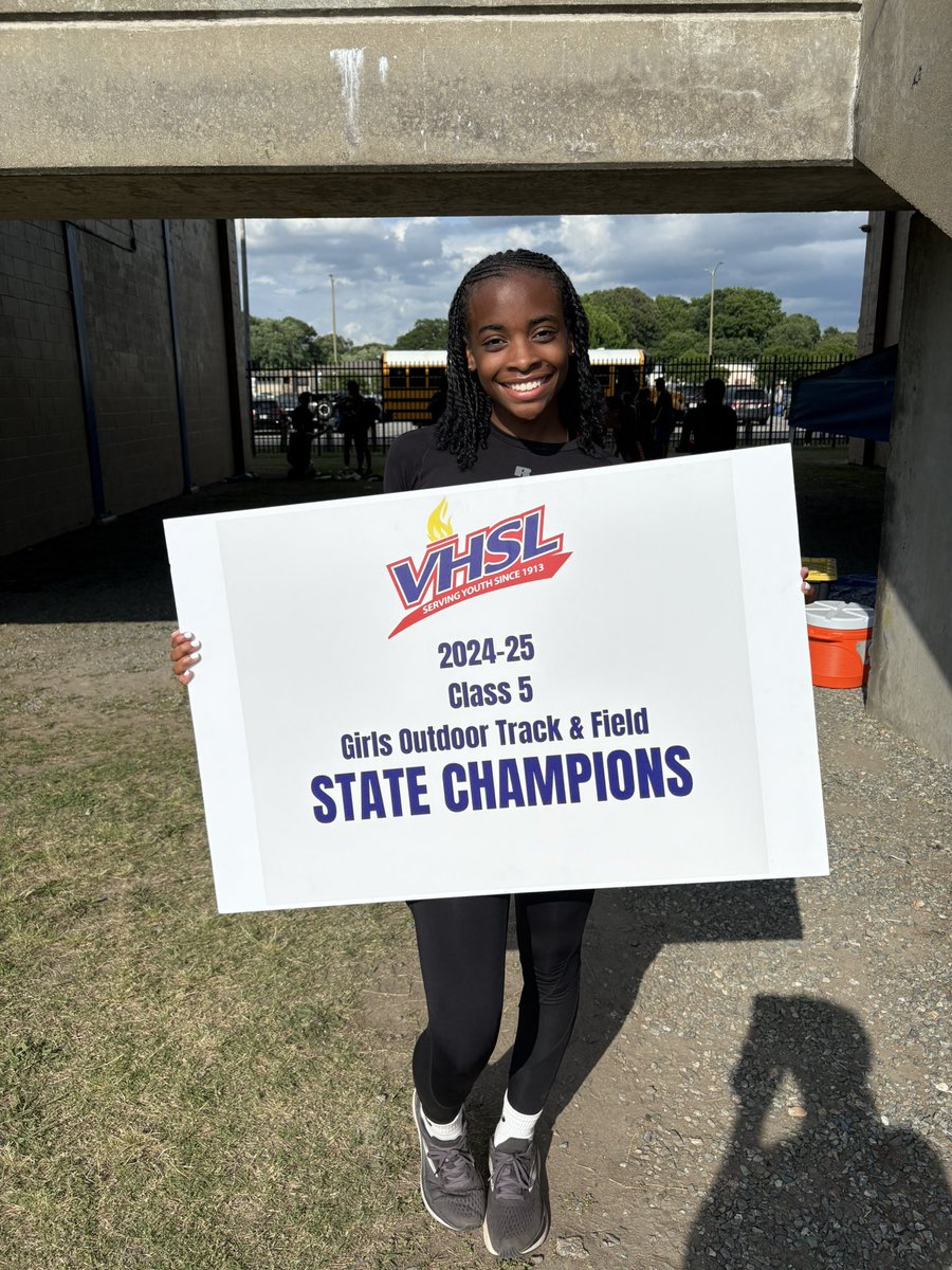 addisyn_haskins's tweet image. State Champions!! π
π
@NetworkAthletic @CoachDeeHaskins