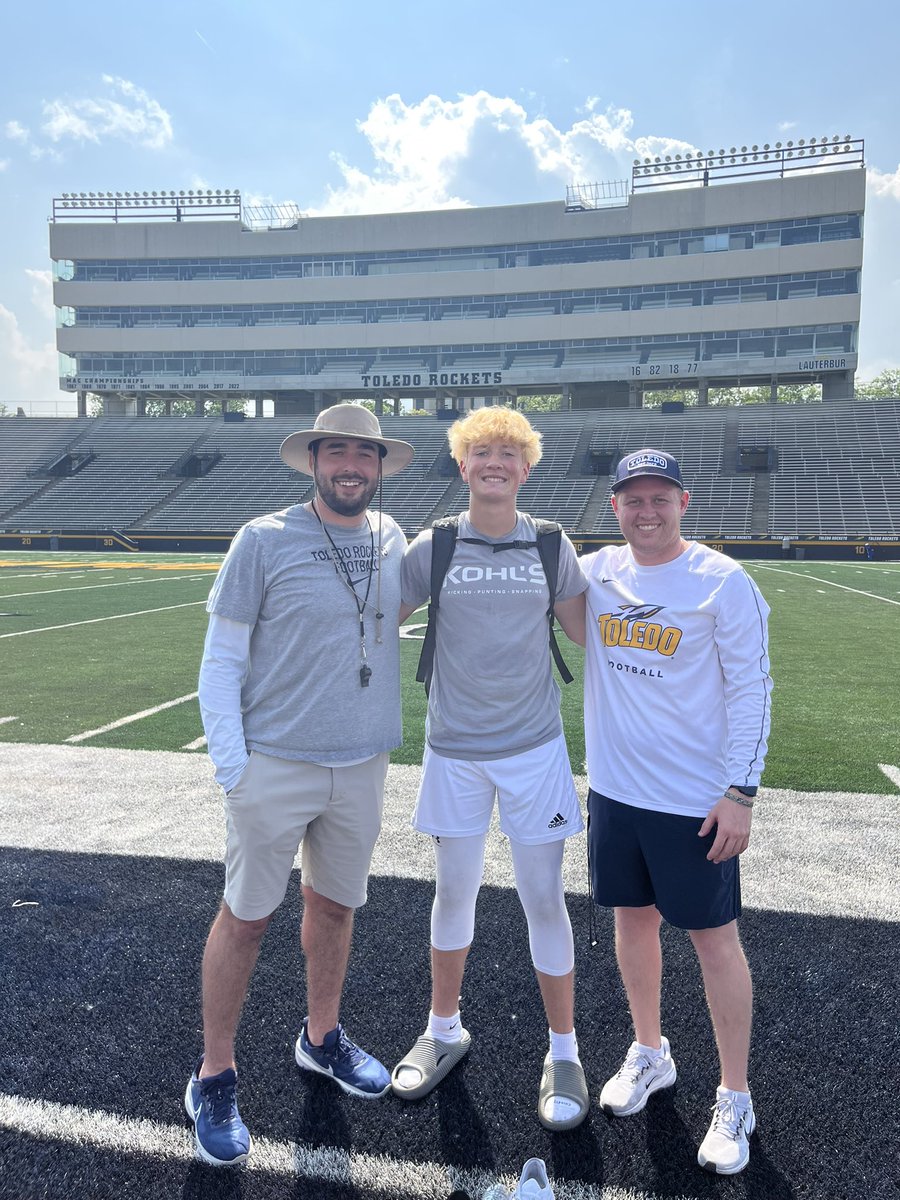 CooperHeimbach's tweet image. Great workout today with @ToledoFB had a good time showcasing my abilities, being and campus, and talking with @stantonweber and learning about Toledo Football‼️
@CoachCandle
@AndrewFowler_
@vkehres
@HKA_Tanalski
@D_Madden_Punter