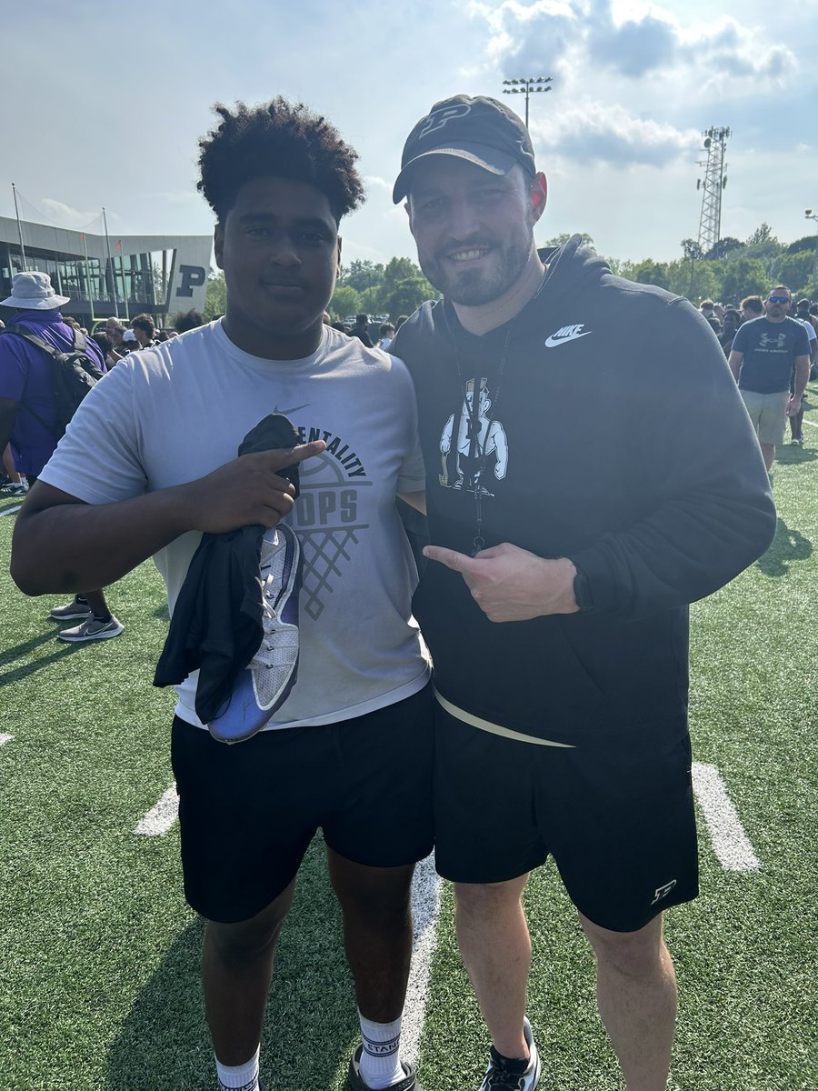 Anthony (@ant_castoreno56) on Twitter photo It was great meeting these coaches and them giving me tips to improve for the future <a href="/CoachJakeTrump/">Jake Trump</a> <a href="/CoachDarylLydon/">Daryl Lydon</a> <a href="/CoachGreen93/">Kelvin Green</a> @JSimmons_Purdue It was great meeting these coaches and them giving me tips to improve for the future <a href="/CoachJakeTrump/">Jake Trump</a> <a href="/CoachDarylLydon/">Daryl Lydon</a> <a href="/CoachGreen93/">Kelvin Green</a> @JSimmons_Purdue
