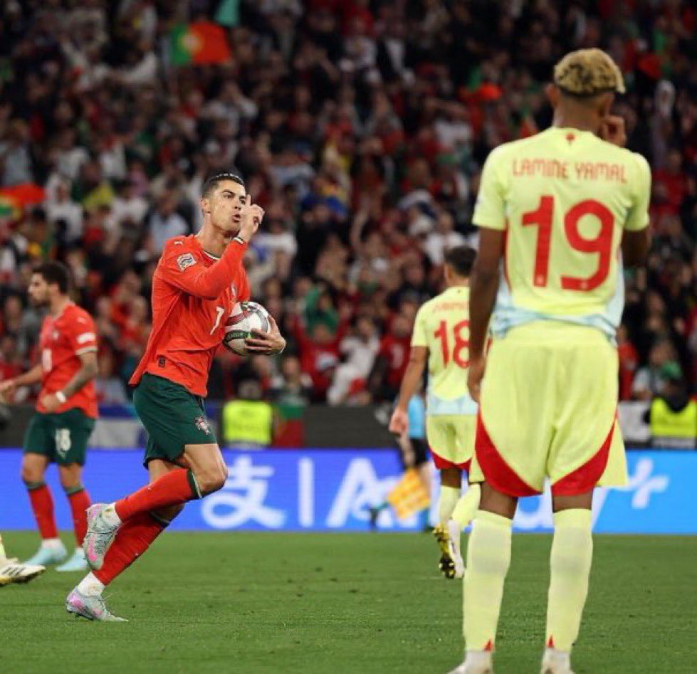 bbff67's tweet photo. @selecaoportugal @UEFAEURO Congratulations to the people of Portugal, you deserve this. The legend Cristiano Ronaldo is a great leader. I wish you joy always. Celebrations in Lisbon🇵🇹❤️👏🏻 https://t.co/nPMMYRQ5Gu