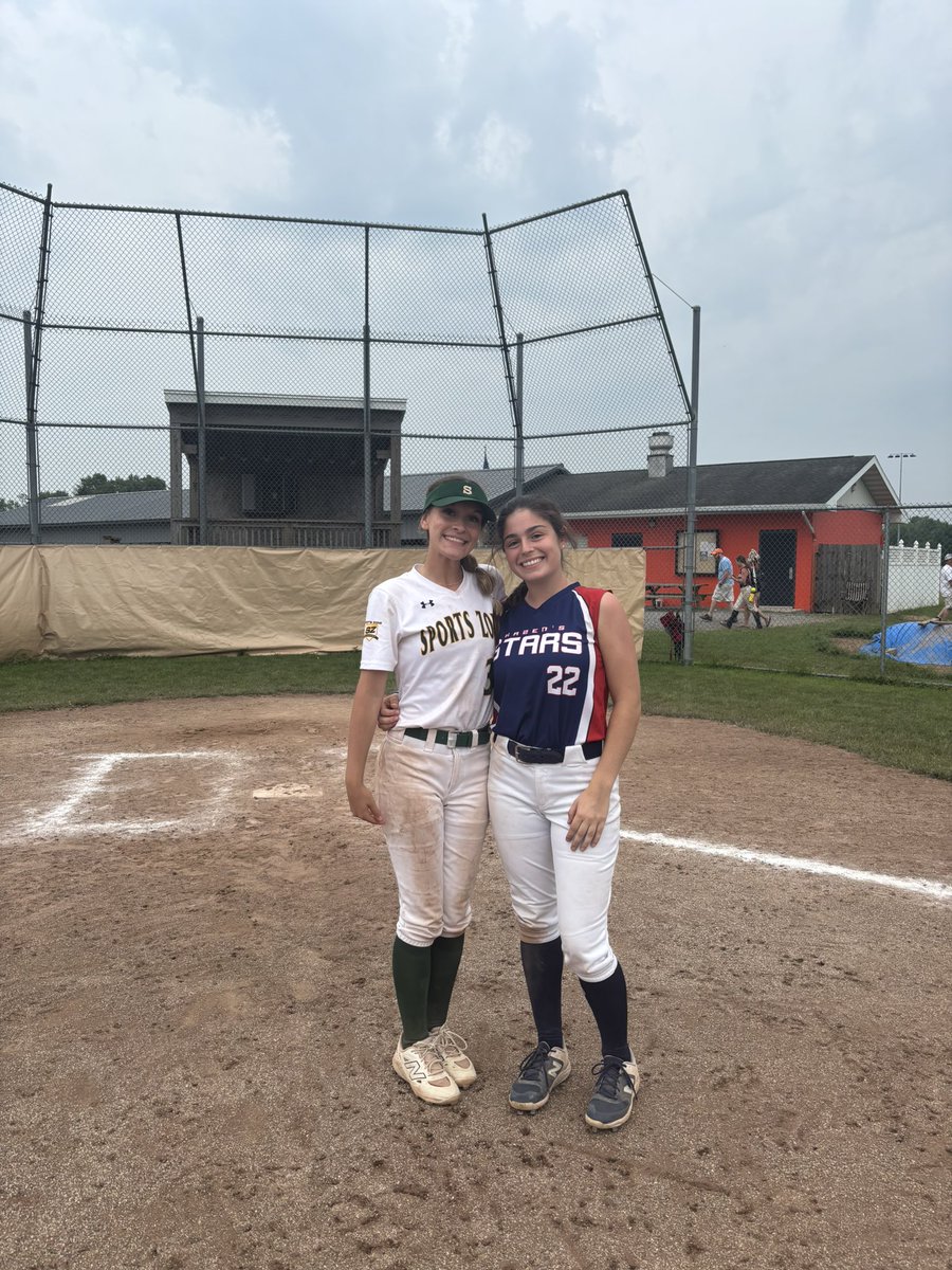 Samantha Snyder tweet media