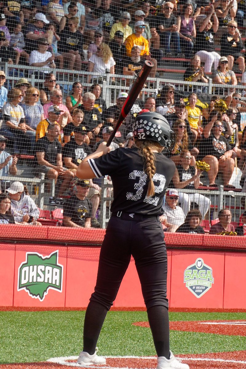 lzapotoczny2026's tweet photo. To start, I’m beyond proud of how far me and my team have came throughout the season. We learned a lot about each other as a team. Individually, I ended my season with a .333 batting average, earned 12 RBI’s, 34 hits and received Federal League Honorable Mention. https://t.co/3NkqB3cFhf