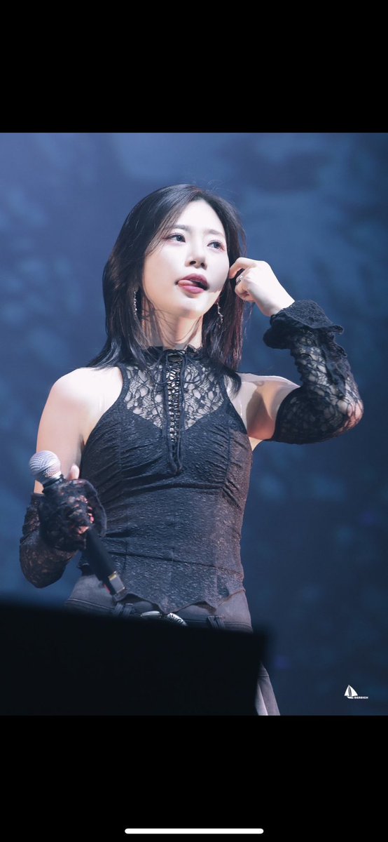 jiuhourly's tweet photo. https://t.co/m5kfwRjmRn