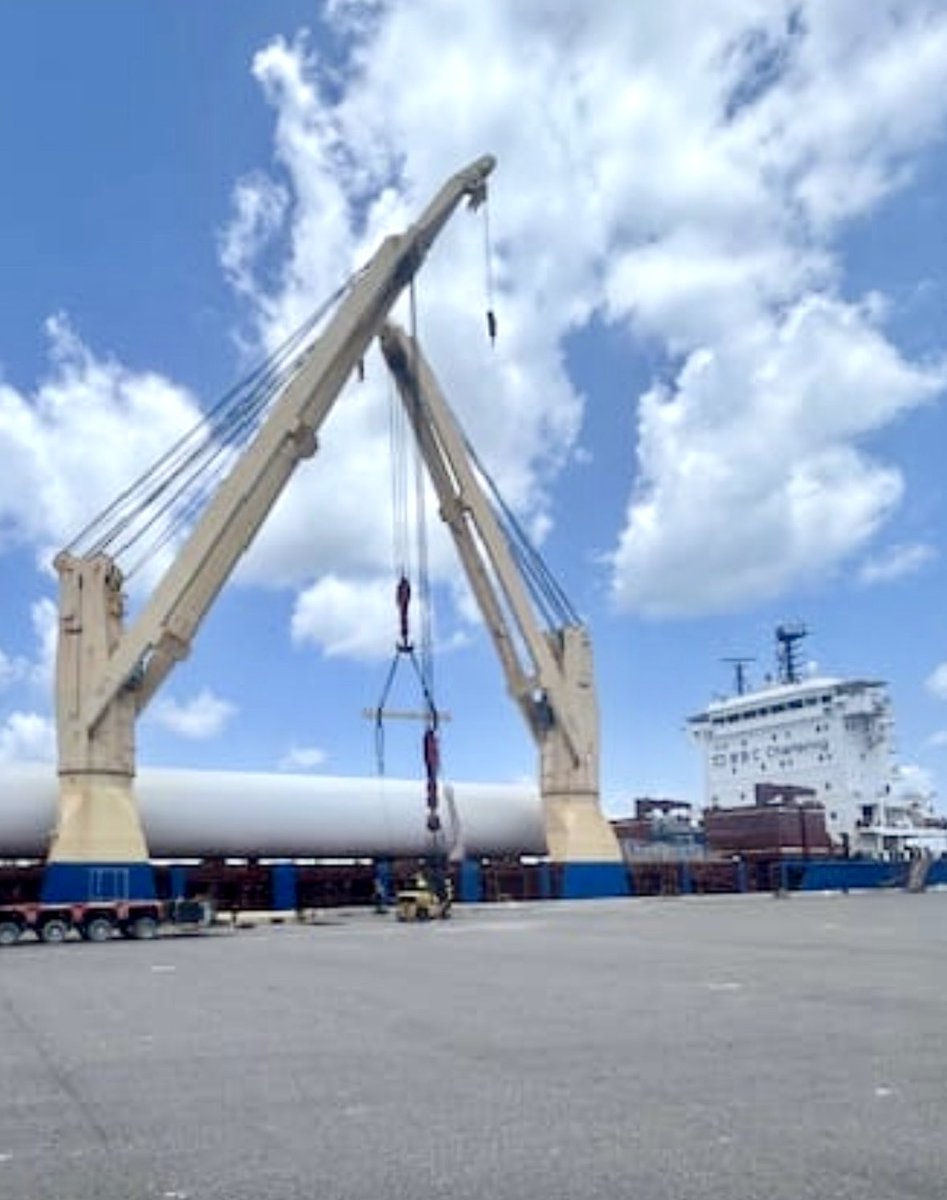 SeaportAgencies's tweet photo. MV BBC VESUVIUS at Port Canaveral, Florida in full action —discharging tanks and beams with seamless coordination from our agents on site ⚙️🚢. 

#BBCVesuvius #PortOperations #HeavyLift #CargoInMotion #SeaportAgencies #ShipAgents #MaritimeOps #VesselOps #BBCChartering https://t.co/bOUFVOiS6C