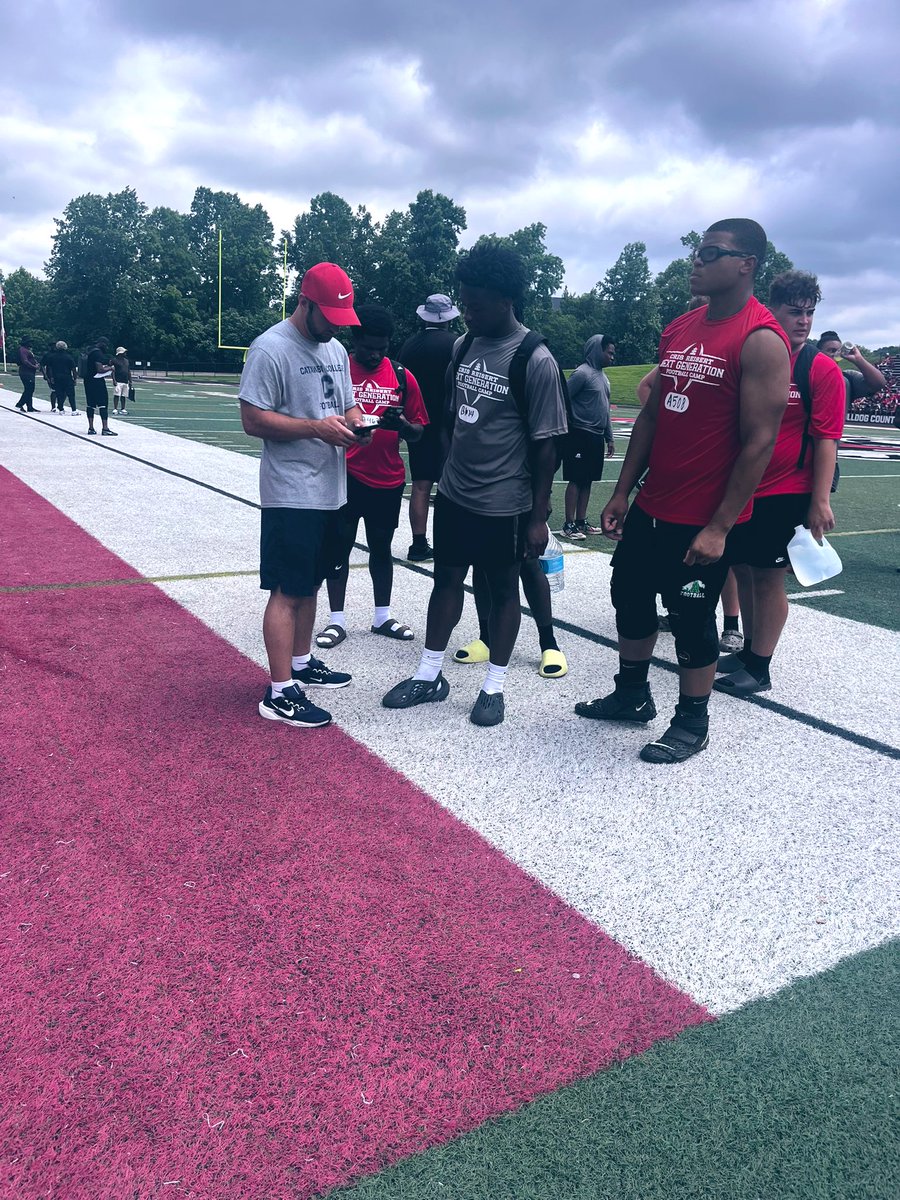 _CallMeJ5's tweet image. Lots of great feedback today at @CoachReisert Mega Camp! Thank you @GWUFootball! See you next year!
@NafoFalconsFB