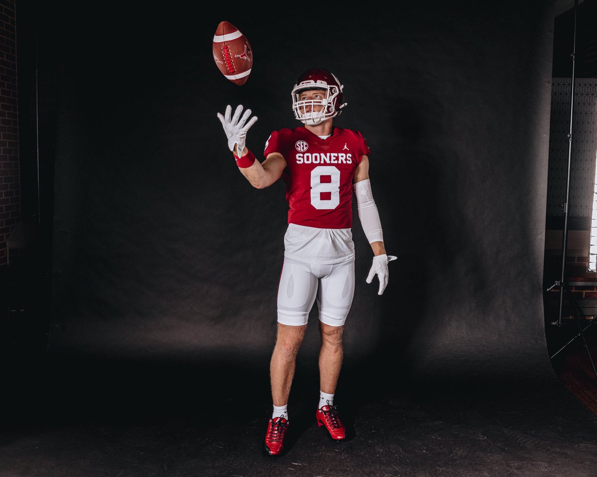 Tyler Ruxer (@tylerruxer) on Twitter photo Oklahoma OV!! #BoomerSooner
<a href="/arbuckle_ben/">Ben Arbuckle</a> <a href="/OU_CoachB/">Bill Bedenbaugh</a> <a href="/CoachVenables/">Brent Venables</a> <a href="/OU_CoachHill/">Coach Drew Hill</a> <a href="/coach_wilk12/">Todd Wilkerson</a> <a href="/AllenTrieu/">Allen Trieu</a> <a href="/TomLoy247/">Tom Loy</a> <a href="/SWiltfong_/">Steve Wiltfong</a> <a href="/IndianaPreps/">Indiana Preps</a> Oklahoma OV!! #BoomerSooner
<a href="/arbuckle_ben/">Ben Arbuckle</a> <a href="/OU_CoachB/">Bill Bedenbaugh</a> <a href="/CoachVenables/">Brent Venables</a> <a href="/OU_CoachHill/">Coach Drew Hill</a> <a href="/coach_wilk12/">Todd Wilkerson</a> <a href="/AllenTrieu/">Allen Trieu</a> <a href="/TomLoy247/">Tom Loy</a> <a href="/SWiltfong_/">Steve Wiltfong</a> <a href="/IndianaPreps/">Indiana Preps</a>