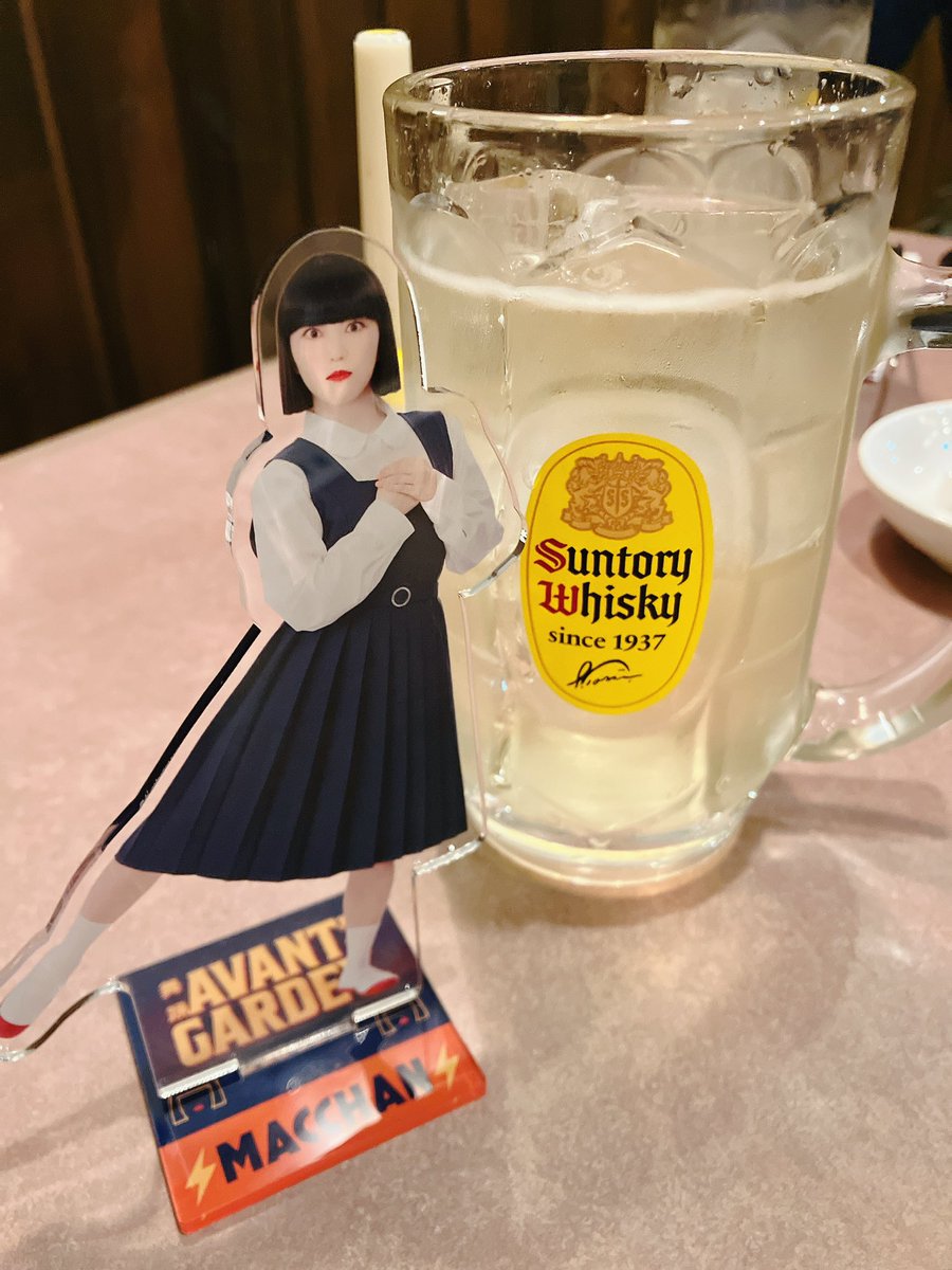 risa_co1014's tweet photo. 土曜日に姫路方面におでかけしたので、アクスタ開封しました！いっしょにマツ旅！！
時間が無くて、お城の近くには行けなかったけど、ちょっとだけ…🥺
次こそは現場で応援したいなぁ💚
#macchan #avantgardey https://t.co/RyV55ooGAl