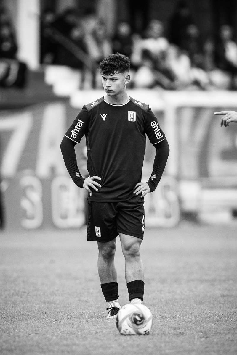 a veces el fútbol no es justo y hay que quedarnos con el trabajo que venimos haciendo, hay que seguir metiendole que quedan 4 finales 👊🏻
