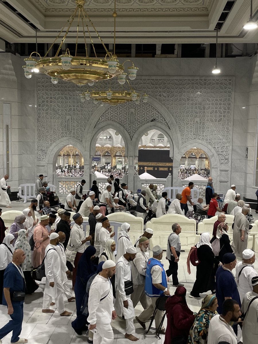 __ham1's tweet image. الحمدلله على تمام النعمة وكمال المنة
الحمدلله الذي بلغني وأعانني وأكرمني ويسّر لي الحج
اللهم اجعل حجي مبرورًا وسعييّ مشكورًا وذنبي مغفورًا 🕋🤍