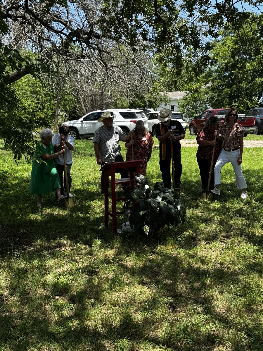 SenatorBirdwell's tweet image. Joined locals leaders (Mayor Buchanan and Dir. Valerie Krehmeier) for the ground breaking for the Hamilton County Community Center. It will be their new congregate and Meals on Wheels site all put together by the citizens of Hamilton. Congratulations!