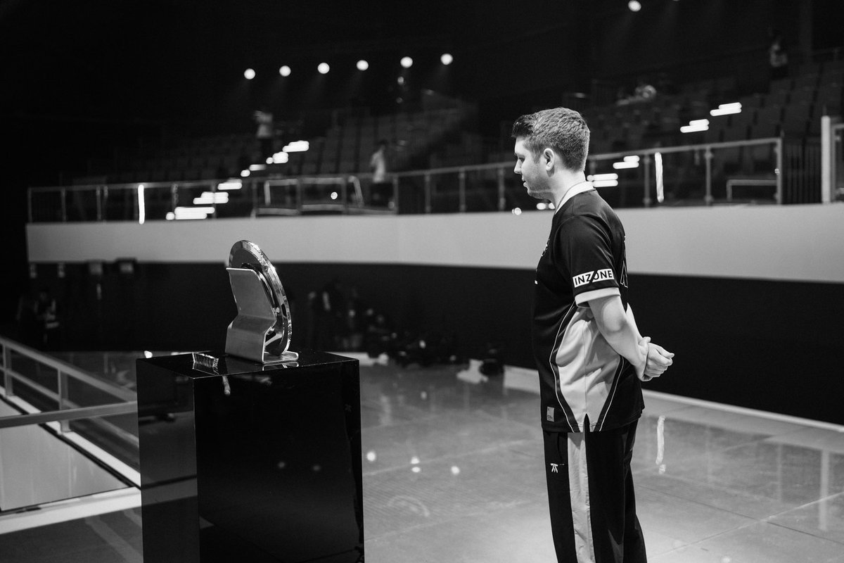 Qualified for #EWC w/ @Aydan <a href="/zSmitOfficial/">Twis Smit</a> 

It’s time for Round 2…