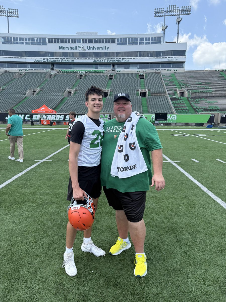 BrockBiggs4's tweet photo. Had a great camp at @HerdFB this past weekend. Thanks to @CoachRSmith1 and @CoachTonyGibson for having me out. Check out some of the balls I threw! Go Herd🤘🟢⚪️ #goherd #the75 #marshallu #thunderingherd https://t.co/uMWWfGgORH