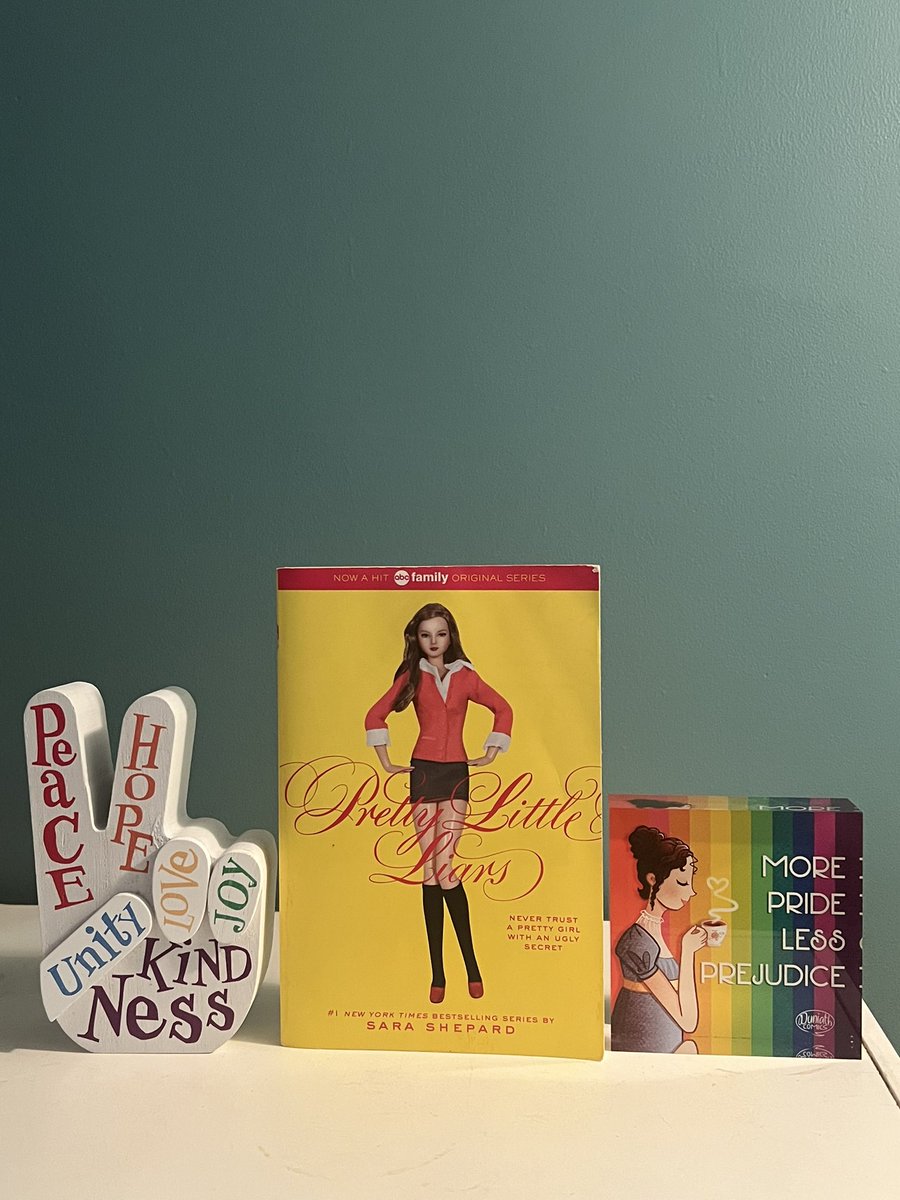 BookishNerd24's tweet image. #PrettyLittleLiars #SaraShepard