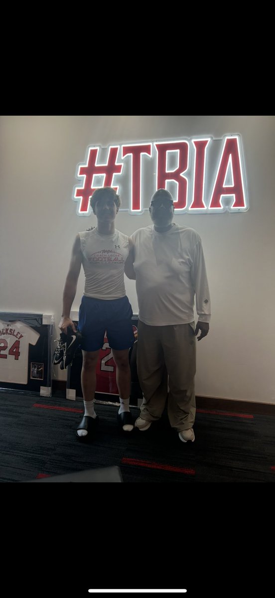 CollinHenriques's tweet image. I am extremely blessed and grateful to announce that i have received my first D1 offer from the University of Maryland. @Nathan_Stephe @DKief10 @CoachLocks
thank you so much to my Oakton coaches for helping me get to the position i’m in today @Coach__Slay @Coach_JLaub
#AGTG…