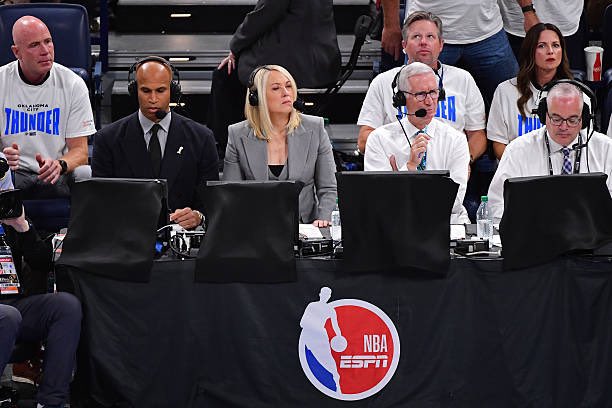 TheDunkCentral's tweet image. Due to a tornado warning in OKC, ESPN/ABC may produce Game 2 remotely, per @AndrewMarchand 

Mike Breen and crew will still call the game courtside, but production trucks might be unavailable.