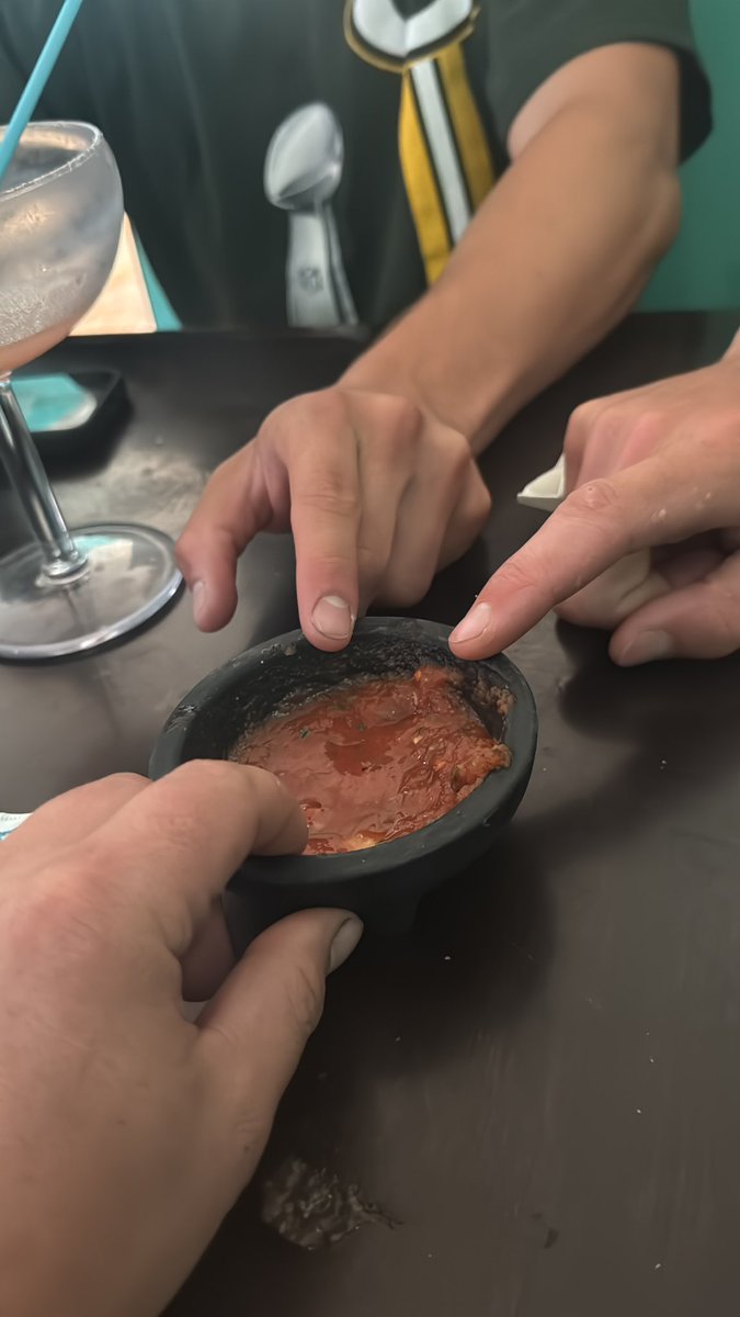 Hola a todos
#tappedin #expand 
<a href="/WIACMax/">Max “Ball Knower” Tills</a>