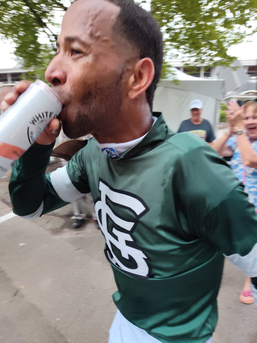 My guy, best smile in the game, and the King of the Fans, Kendrick enjoying a well earned beverage after winning the G1 Manhattan aboard DETERMINISTIC and Kendrick really is the best.