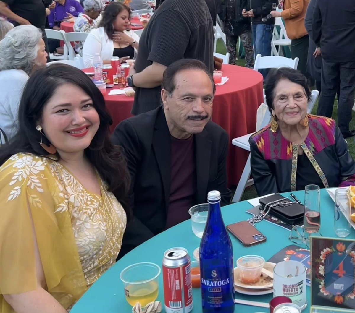 Abeldeluna's tweet photo. En la fiesta del cumpleaños de LA SRA DOLORES HUERTA. Cumpliendo 95 años toda una historia en los derechos de los campesinos y trabajadores. UN ORGULLO ser su amigo aquí junto con mi hija Krystina https://t.co/kwb3pl9BZJ