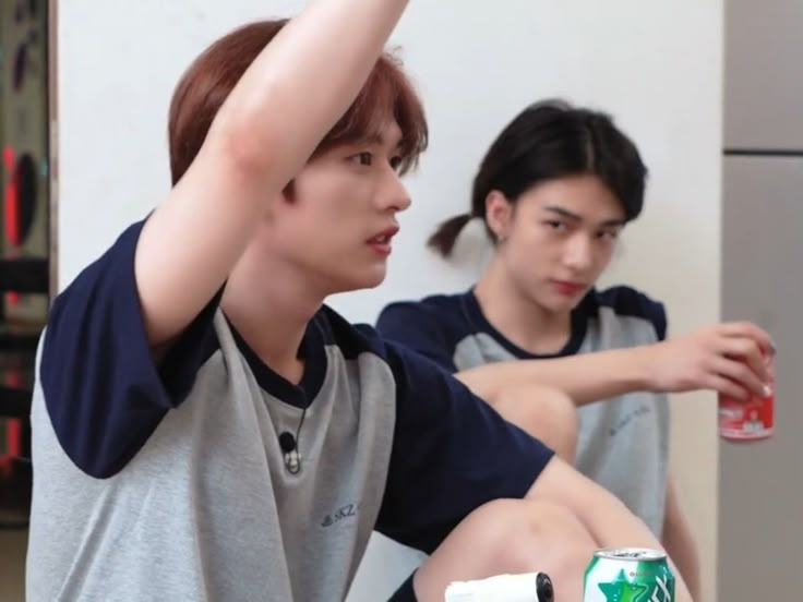 eleinchrisis's tweet photo. #hyunho || few tweets ||
               ~ What if? ~

El novio de Mnh tiene demasiada imaginación.

"Amor, qué harías si...?" https://t.co/uciC78Dttm