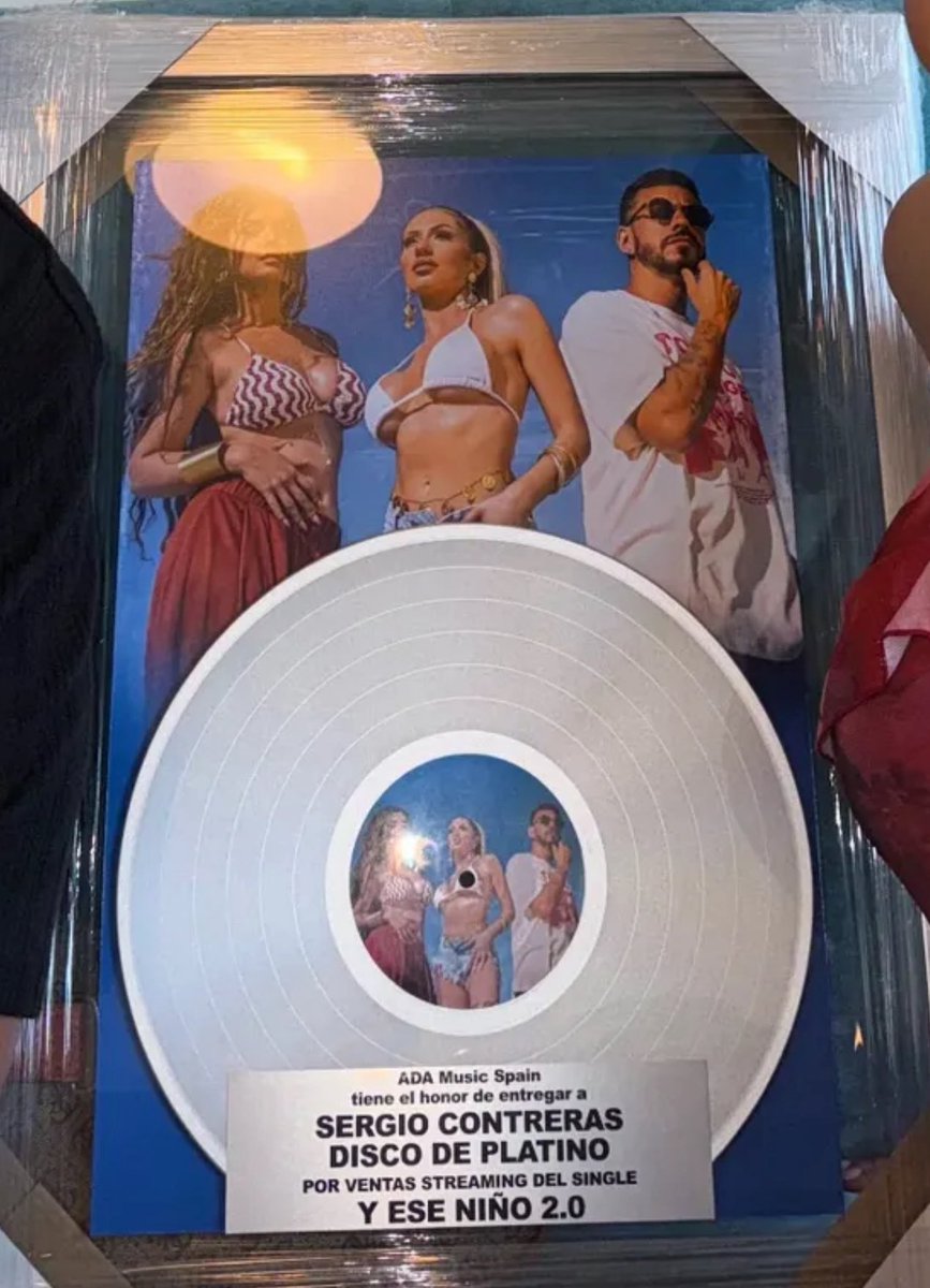 CFO MELODY 🇪🇸 (@soyfandemelody) on Twitter photo Y Ese Niño 2.0 ya es disco de platino 💿⭐️
<a href="/soyyomelody/">Melody Oficial</a> <a href="/JoanaSantosMore/">Joana Santos Moreno</a> <a href="/Sergi0Contreras/">Sergio Contreras</a> Y Ese Niño 2.0 ya es disco de platino 💿⭐️
<a href="/soyyomelody/">Melody Oficial</a> <a href="/JoanaSantosMore/">Joana Santos Moreno</a> <a href="/Sergi0Contreras/">Sergio Contreras</a>