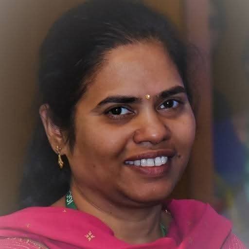 चिनाब ब्रिज पर प्रधानमंत्री नरेंद्र मोदी को आपने हाथ हिलाते हुए और तिरंगा लहराते हुए तो देखा होगा...

लेकिन क्या आपको पता है कि इस पुल को डिजाइन करने से लेकर इस निर्माण में माधवी लता का बड़ा योगदान रहा है. 

माधवी लता देश की शीर्ष वैज्ञानिक हैं।
माधवी लता ही चिनाब पुल प्रोजेक्ट