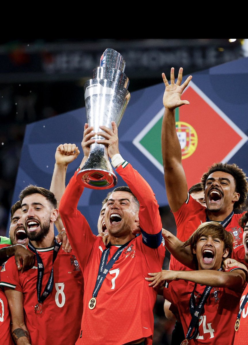 Congratulations to the greatest goat 🐐 of all time 🏆⚽️🍾🍾🥳🤩