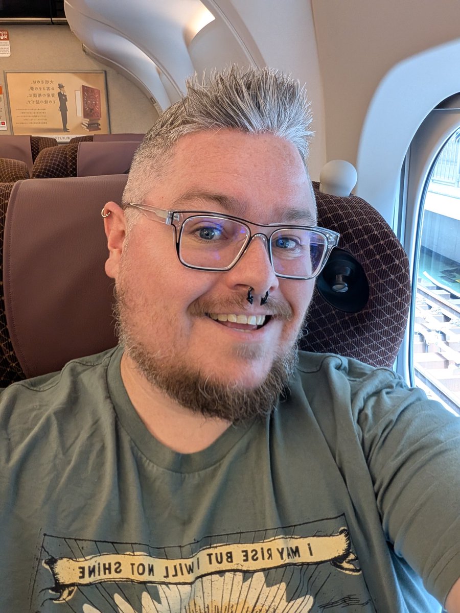 新幹線の乗って犬です。