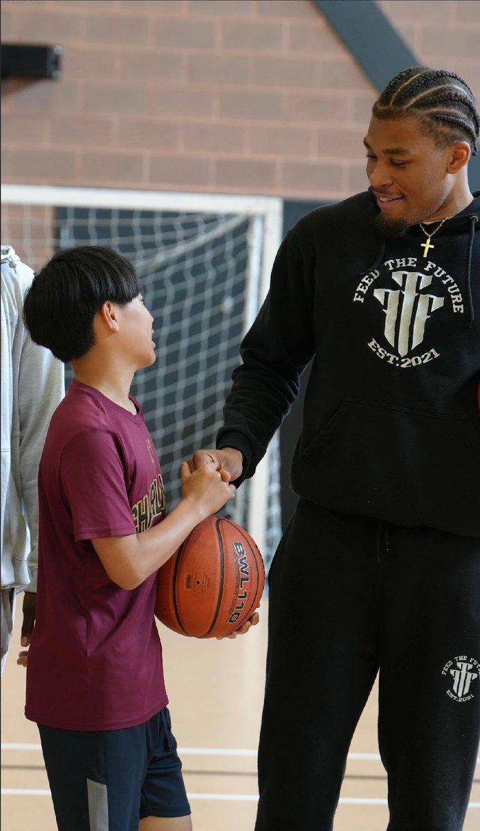 🏀 @WExacteJr giving back in a big way!  🏀

He hosted a youth camp to teach and inspire the next generation of hoopers - the future's in good hands!

#DUGreat #DSMHometownTeam #SuccessIsTheStandard