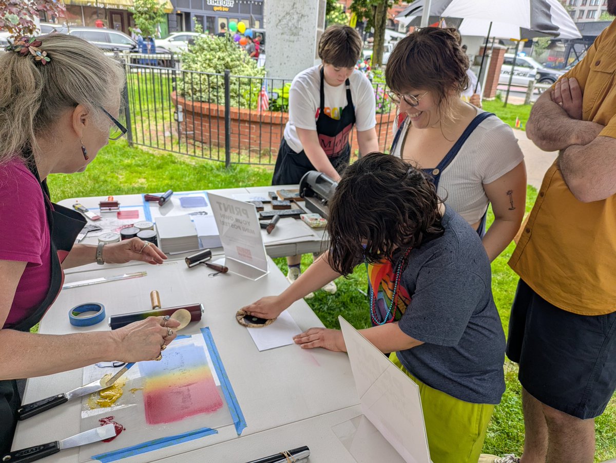 Saturday’s rain didn’t stop us!
Museum volunteers printed between the raindrops this past Saturday during the Art Walk in downtown Haverhill.
We look forward to better weather when the Museum’s printing tent returns to the Art Walk this fall on Saturday, September 27, 2 to 6 pm.