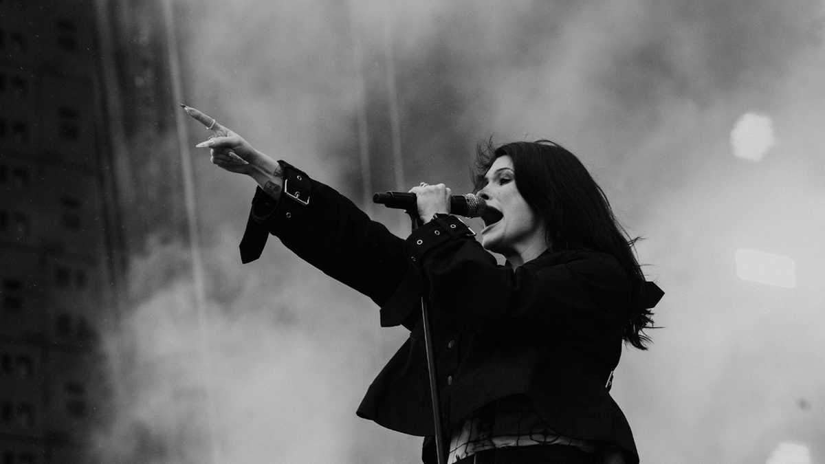 . <a href="/spiritboxband/">Spiritbox</a> live from <a href="/rockamring/">Rock am Ring</a> is up now
youtu.be/RcfTAPeCakQ?si…