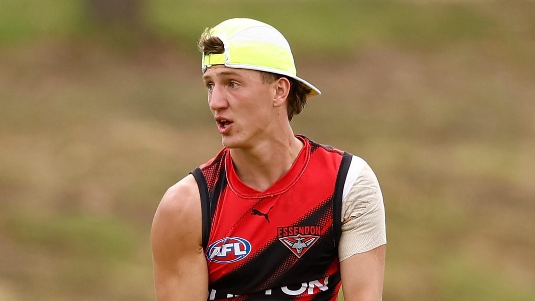 PatrickRyen's tweet image. This kid (My boy @JamesLowrie24 😉) 

Is going to be a serious AFL Footballer. 

The way he moves and kicks the footy, elite footy IQ.

He is a maximum damage player 💪

Exactly what we need 
#ZakJohnson
#PodcastMafia
#GoDons
👊❤️🖤
