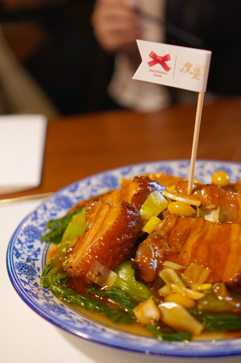 brsurvey's tweet image. [레드리본 위크 현장스케치] 04. 도량
코카-콜라와 풍성한 미식 경험을 즐길 수 있는 특별한 미식 행사인 레드리본 위크가 6월 5일 목요일 점심과 저녁, &amp;lt;도량&amp;gt;에서 열렸습니다. 이 날의 행사 현장을 블루리본이 전해드립니다.
bluer.co.kr/magazine/533