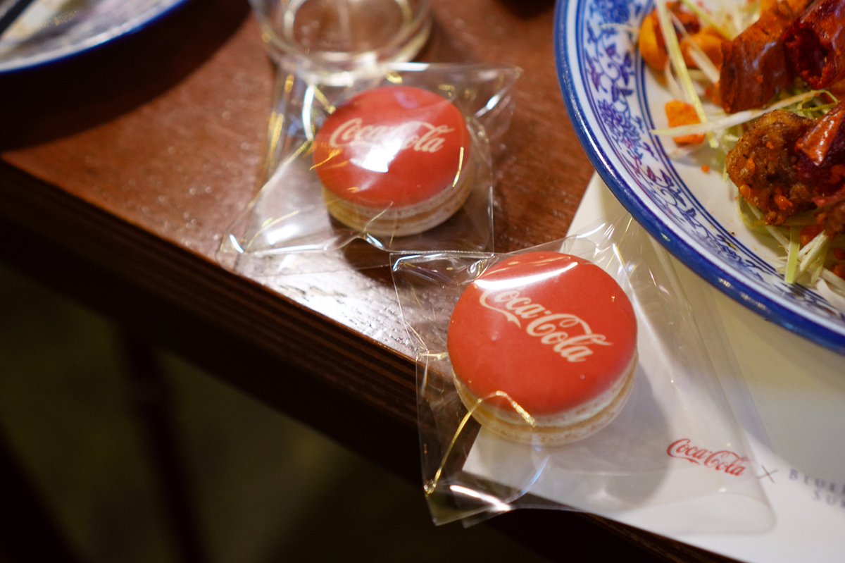 brsurvey's tweet image. [레드리본 위크 현장스케치] 04. 도량
코카-콜라와 풍성한 미식 경험을 즐길 수 있는 특별한 미식 행사인 레드리본 위크가 6월 5일 목요일 점심과 저녁, &amp;lt;도량&amp;gt;에서 열렸습니다. 이 날의 행사 현장을 블루리본이 전해드립니다.
bluer.co.kr/magazine/533