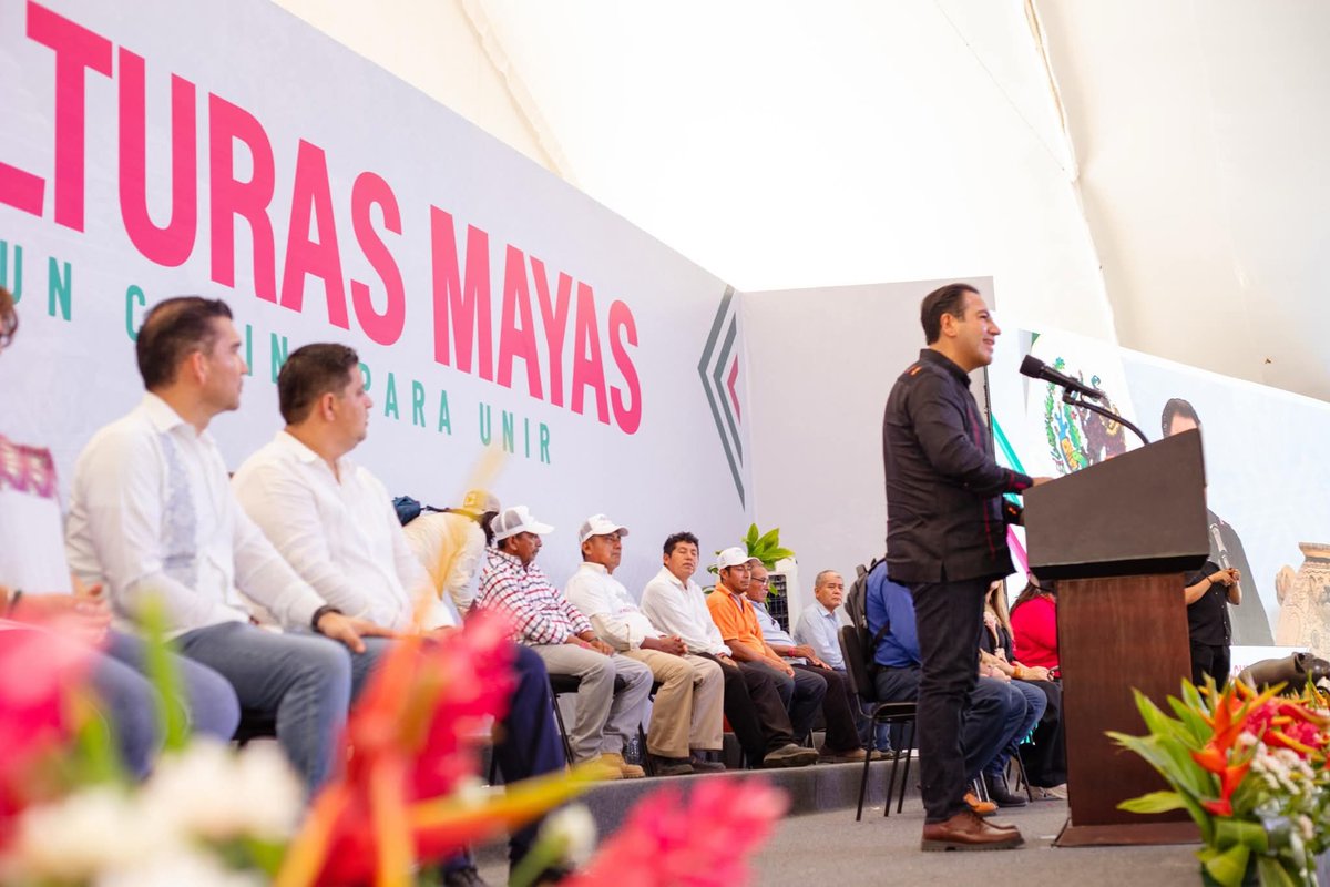 Acompañé con entusiasmo, -junto con mi esposa Verónica Morales de Barba, representantes sociales, empresariales y políticos- al gobernador Eduardo Ramírez Aguilar en el banderazo de arranque de la carretera Palenque-Ocosingo. facebook.com/SagypChiapas/p…